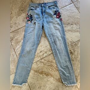 American Eagle Outfitters Embroidered Blue Distressed Straight Leg Jeans Sz 2